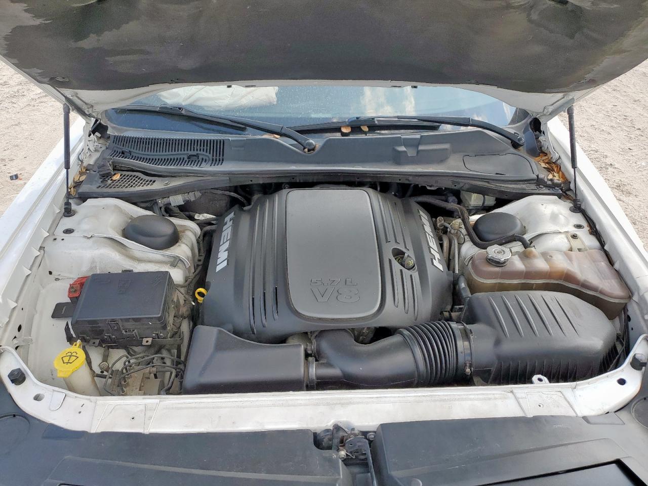 2016 Dodge Challenger R/T - zdjęcie 11