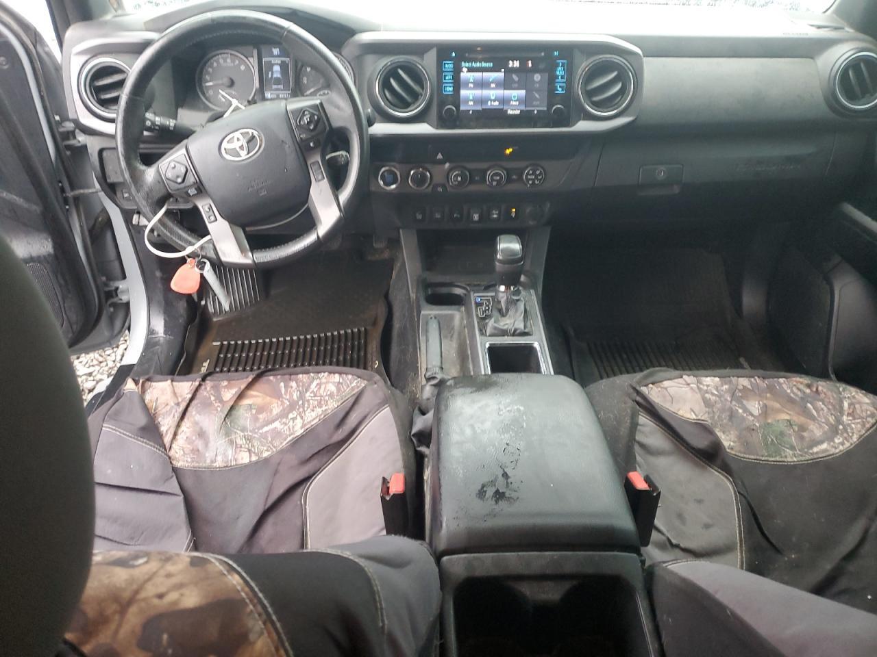 2019 Toyota Tacoma - zdjęcie 8