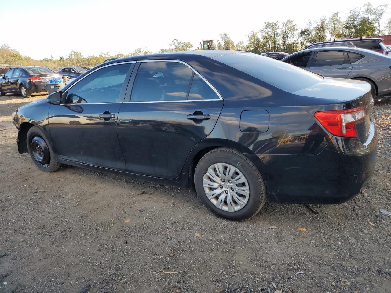 2013 Toyota Camry - zdjęcie 2