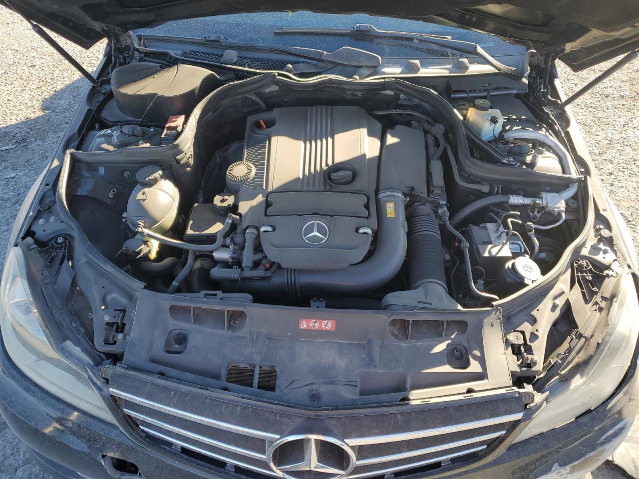 2013 Mercedes-Benz C 250 - zdjęcie 11