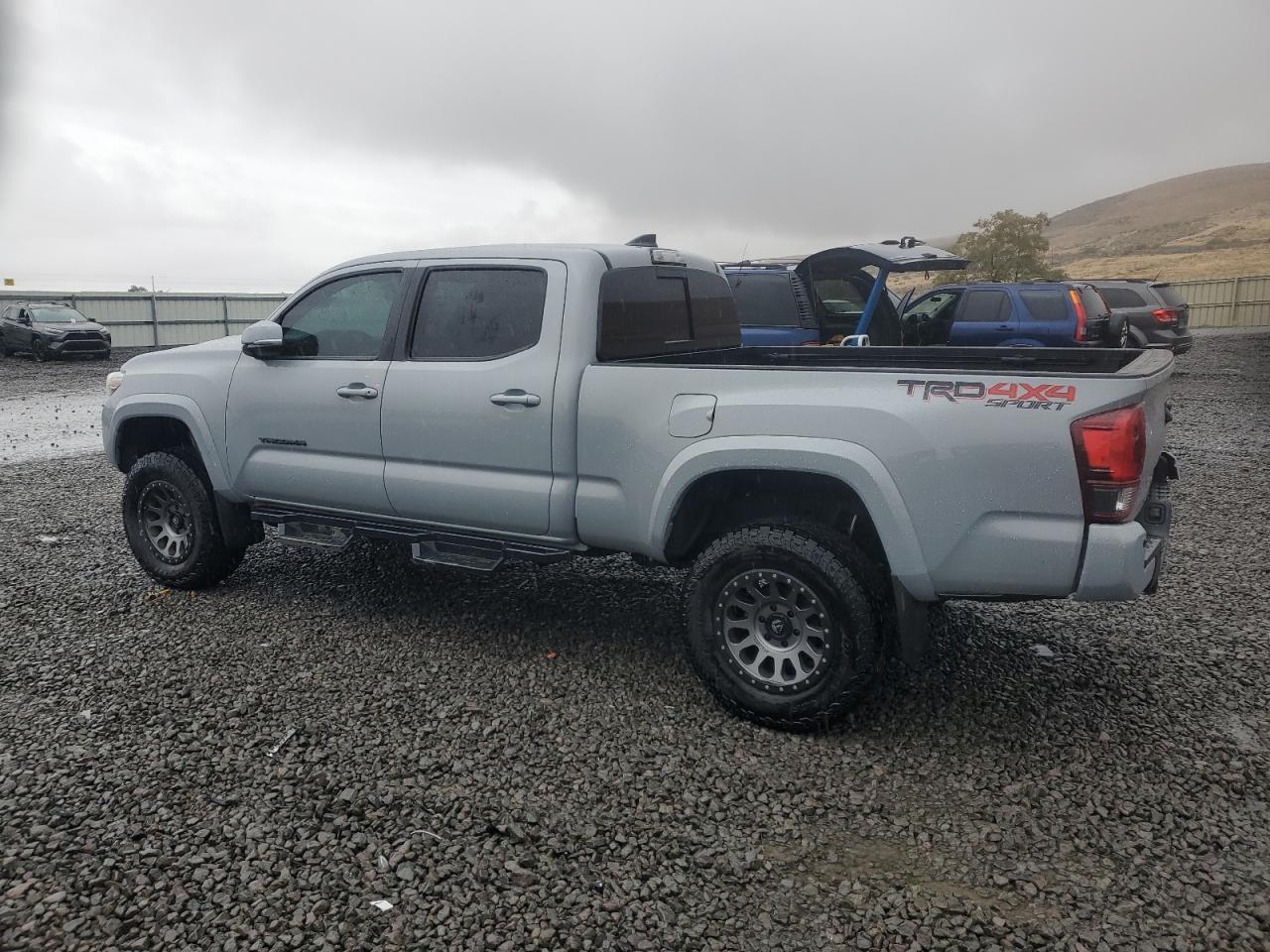 2019 Toyota Tacoma - zdjęcie 2