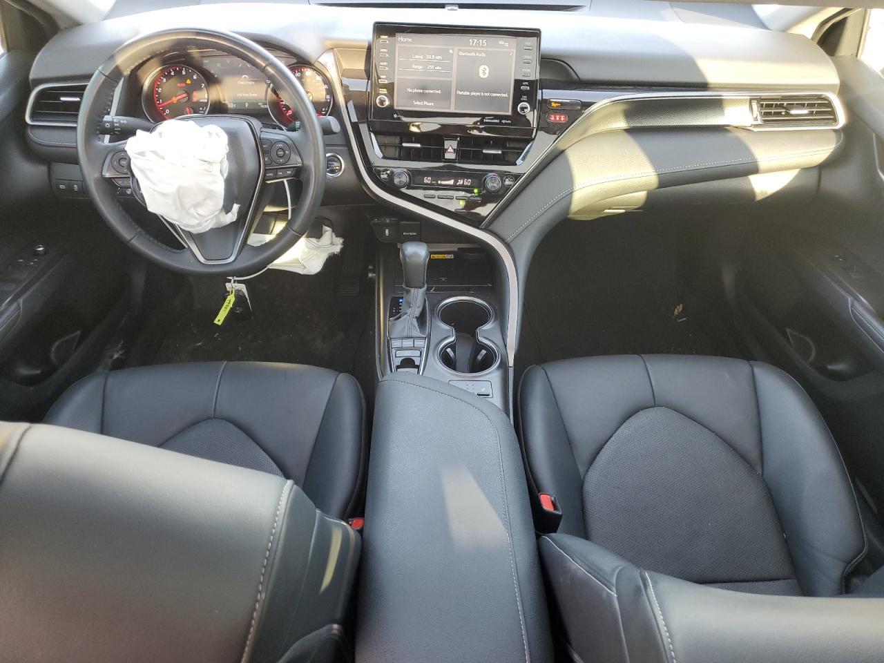 2022 Toyota Camry - zdjęcie 8