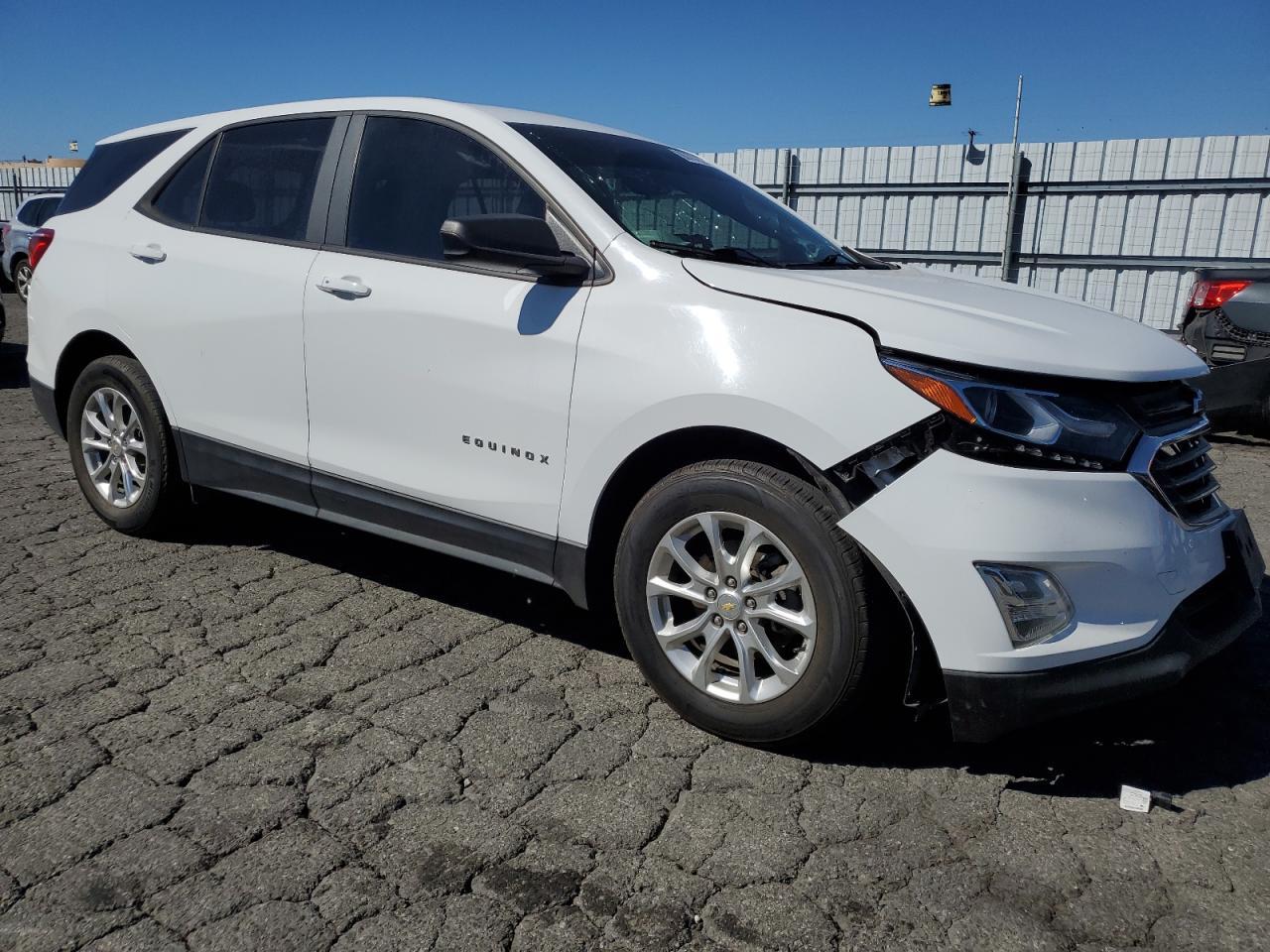 2020 Chevrolet Equinox Ls - zdjęcie 4