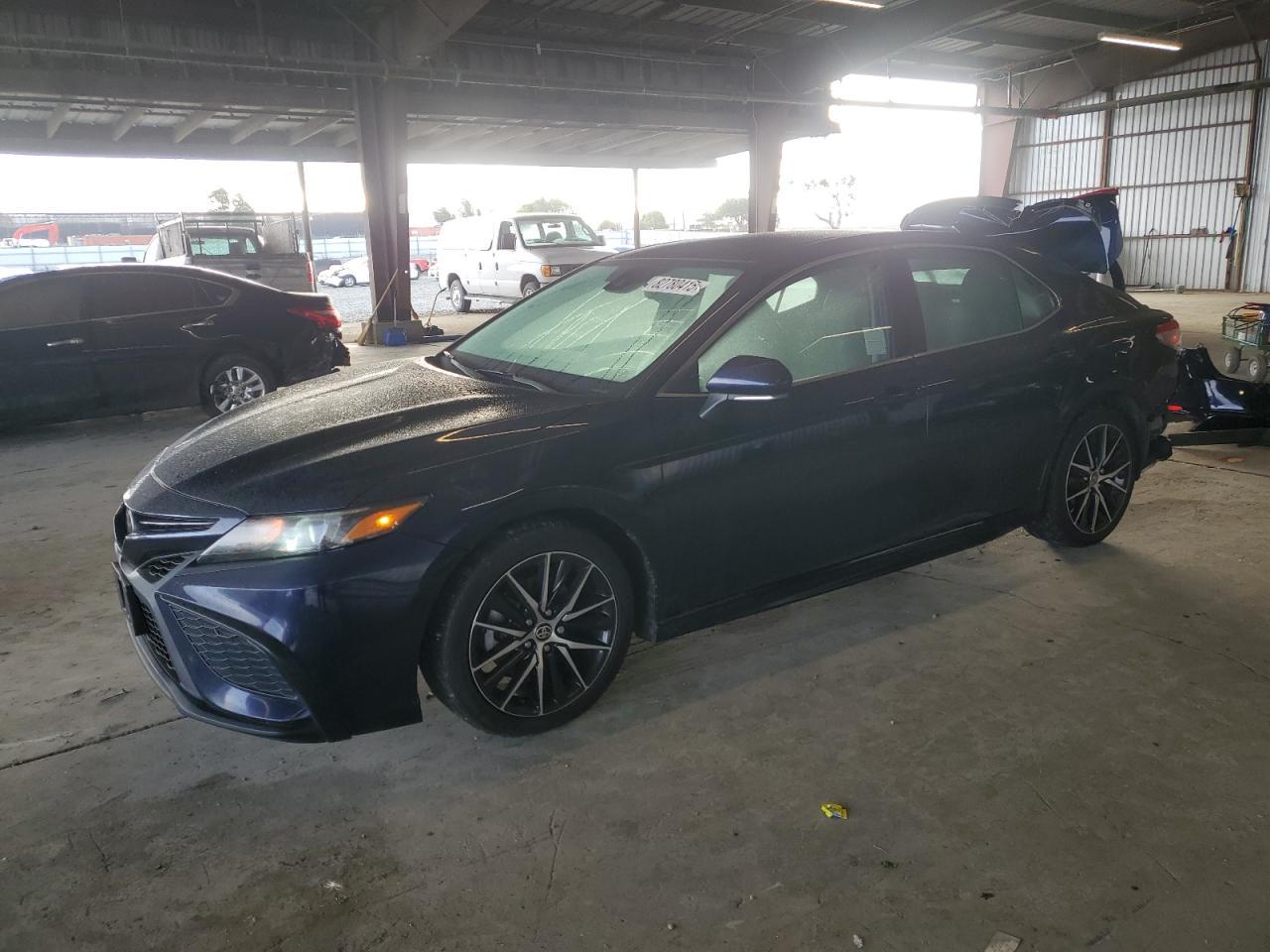 2022 Toyota Camry - zdjęcie główne