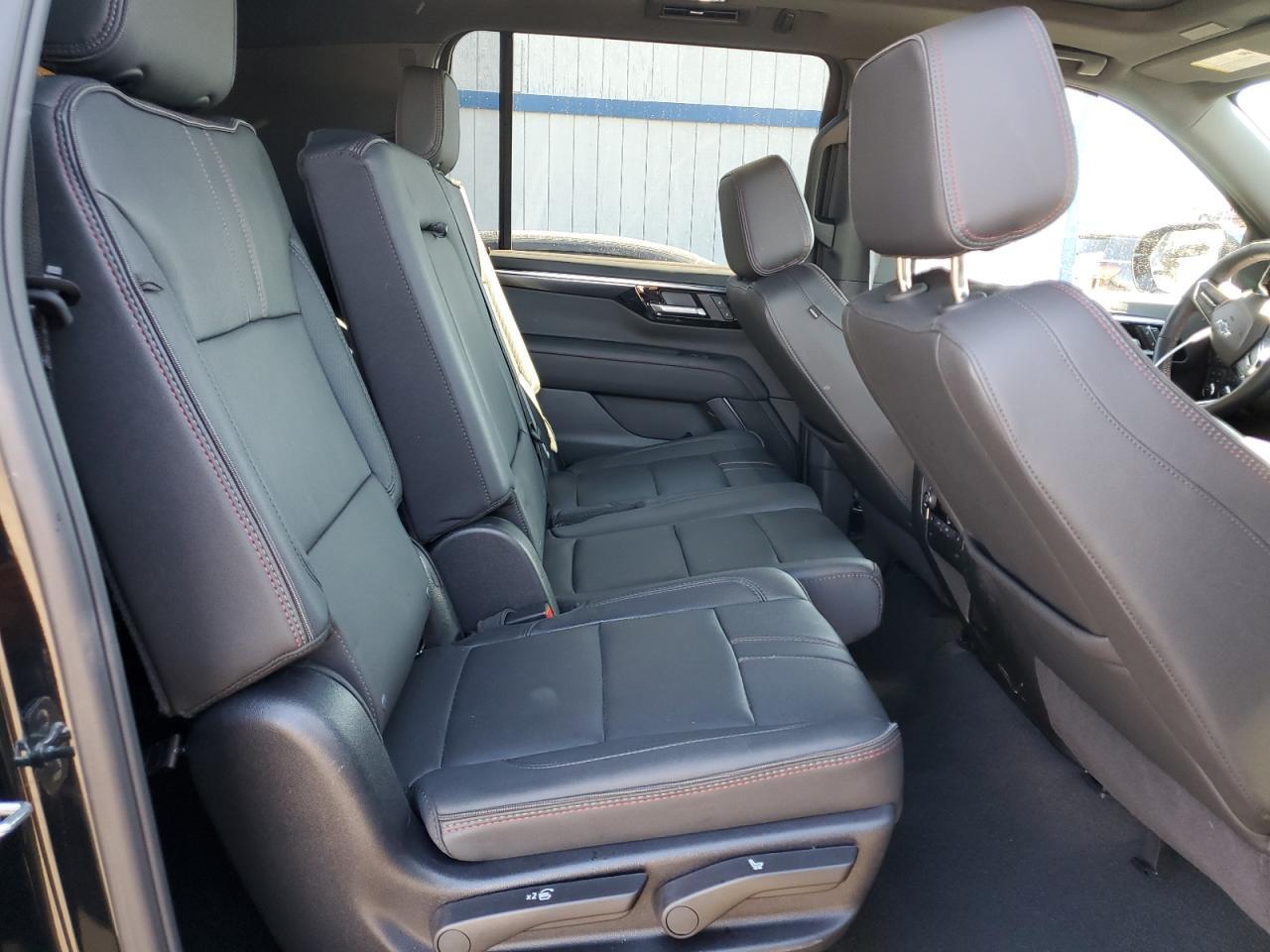 2025 Chevrolet Suburban K1500 Rst - zdjęcie 11