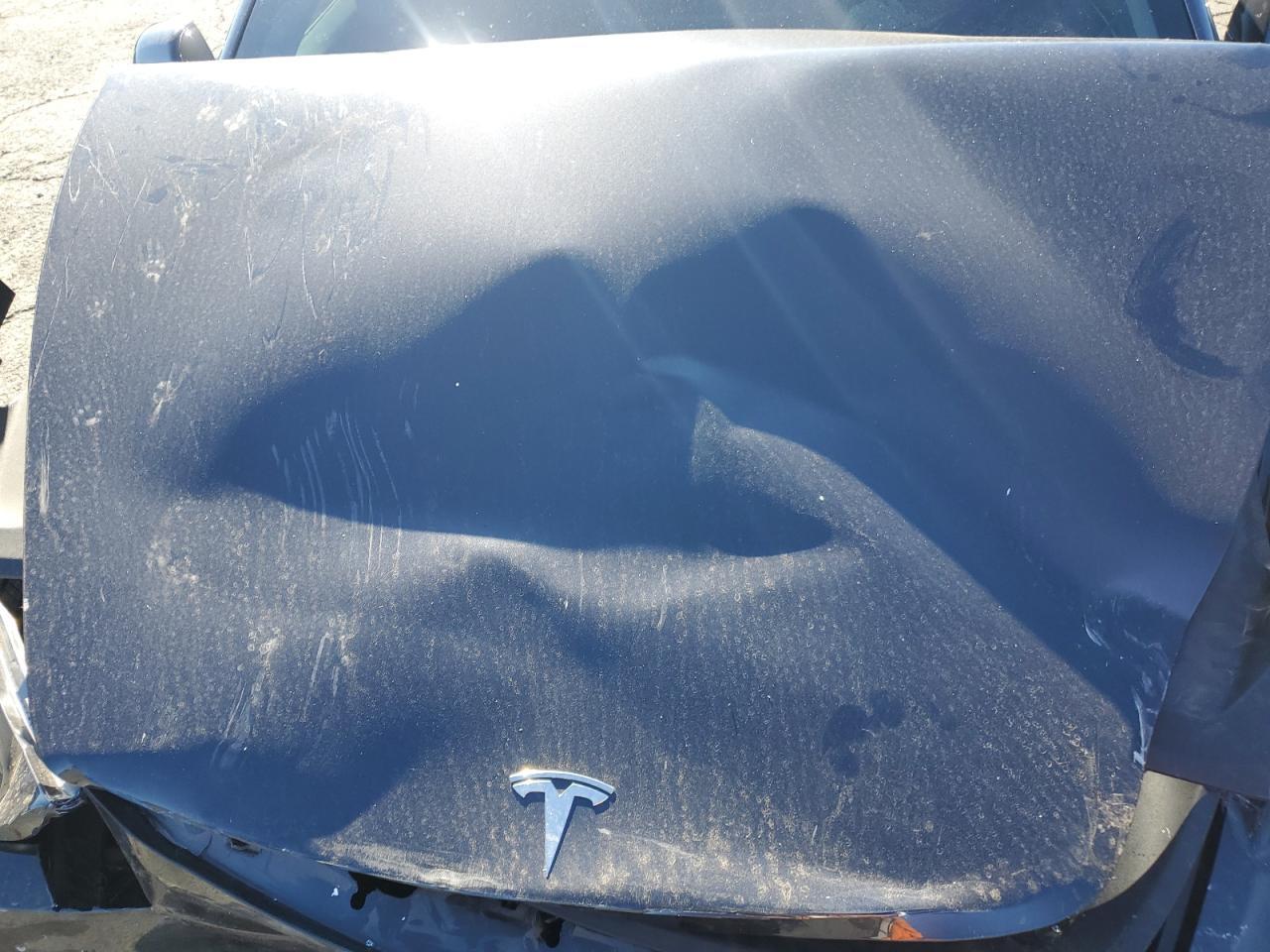 2025 Tesla Model 3 - zdjęcie 11