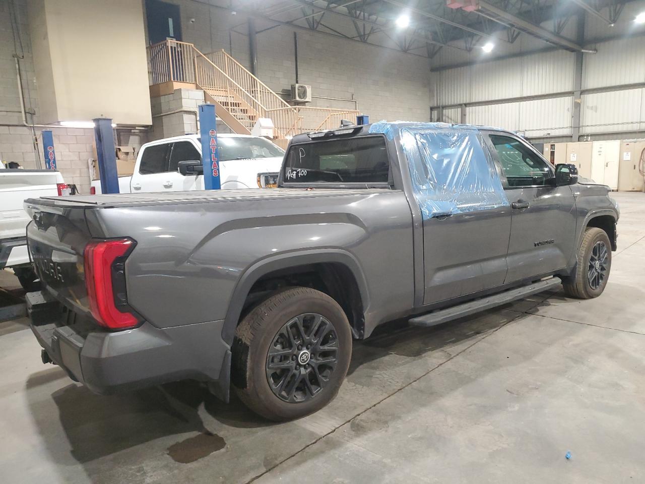 2024 Toyota Tundra Crewmax Platinum - zdjęcie 3