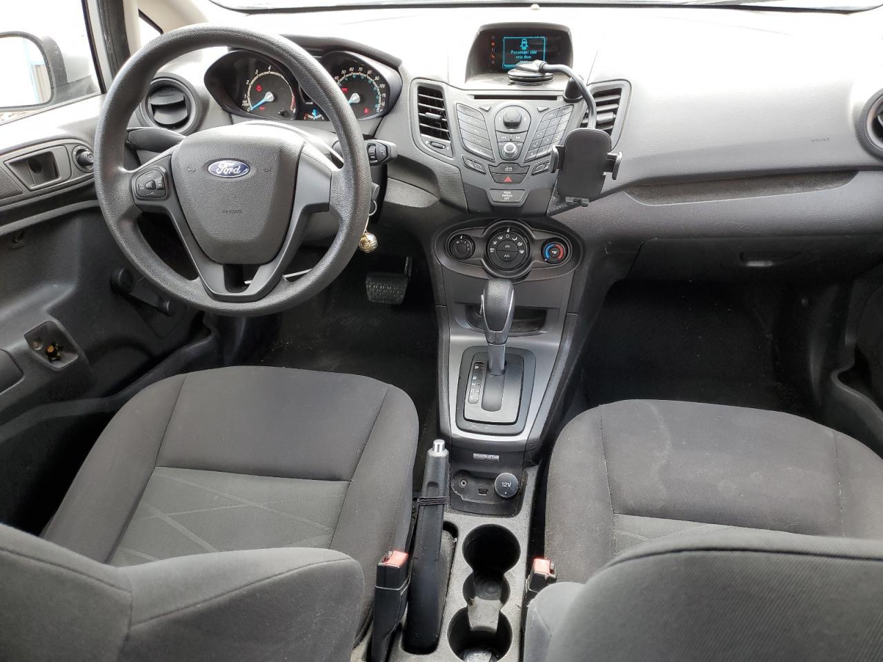 2014 Ford Fiesta - zdjęcie 8