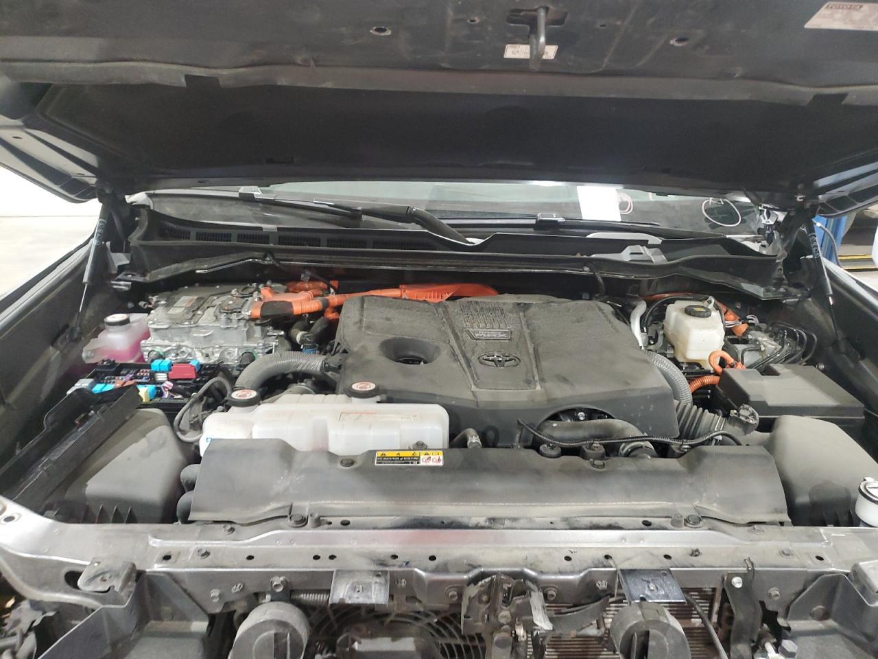 2024 Toyota Tundra Crewmax Platinum - zdjęcie 11