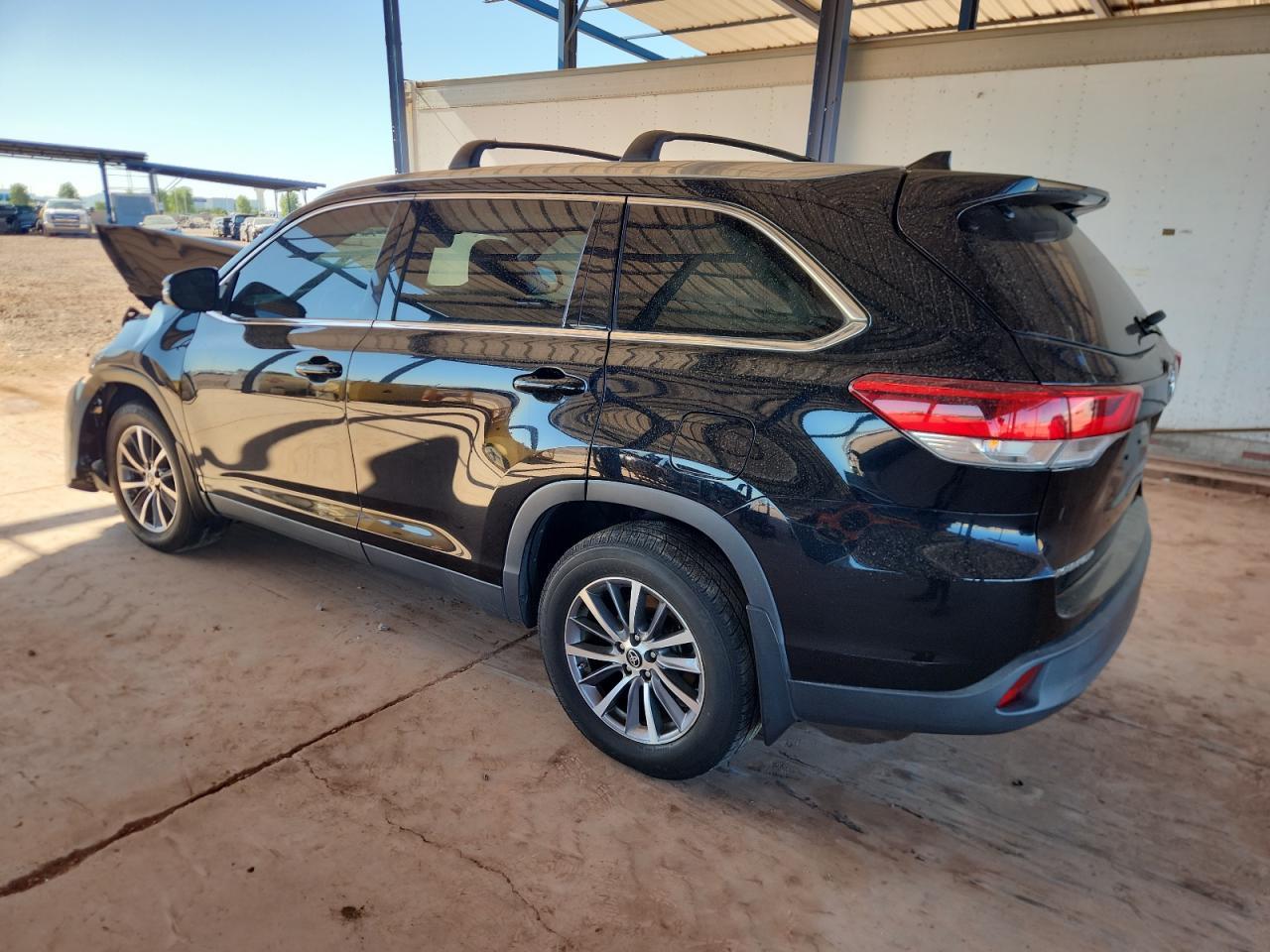 2019 Toyota Highlander - zdjęcie 2