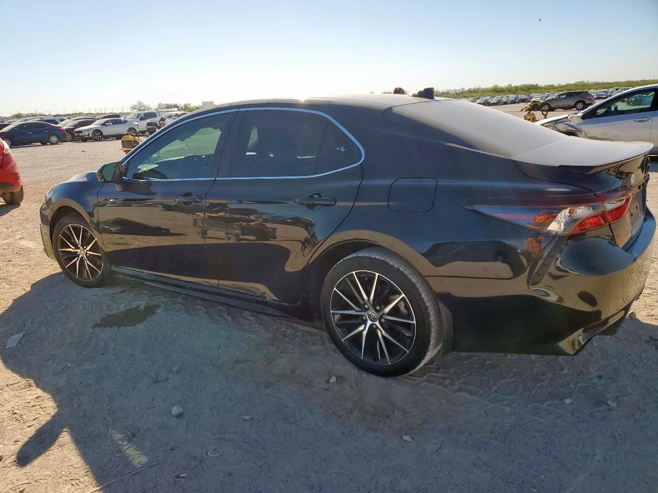 2024 Toyota Camry - zdjęcie 2