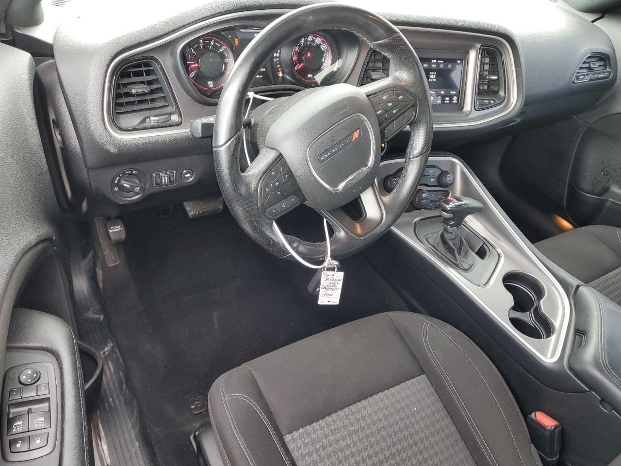 2022 Dodge Challenger Sxt - zdjęcie 8