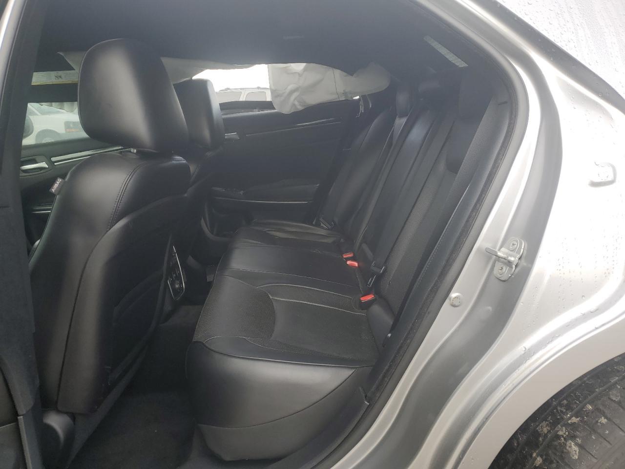 2014 Chrysler 300C - zdjęcie 10