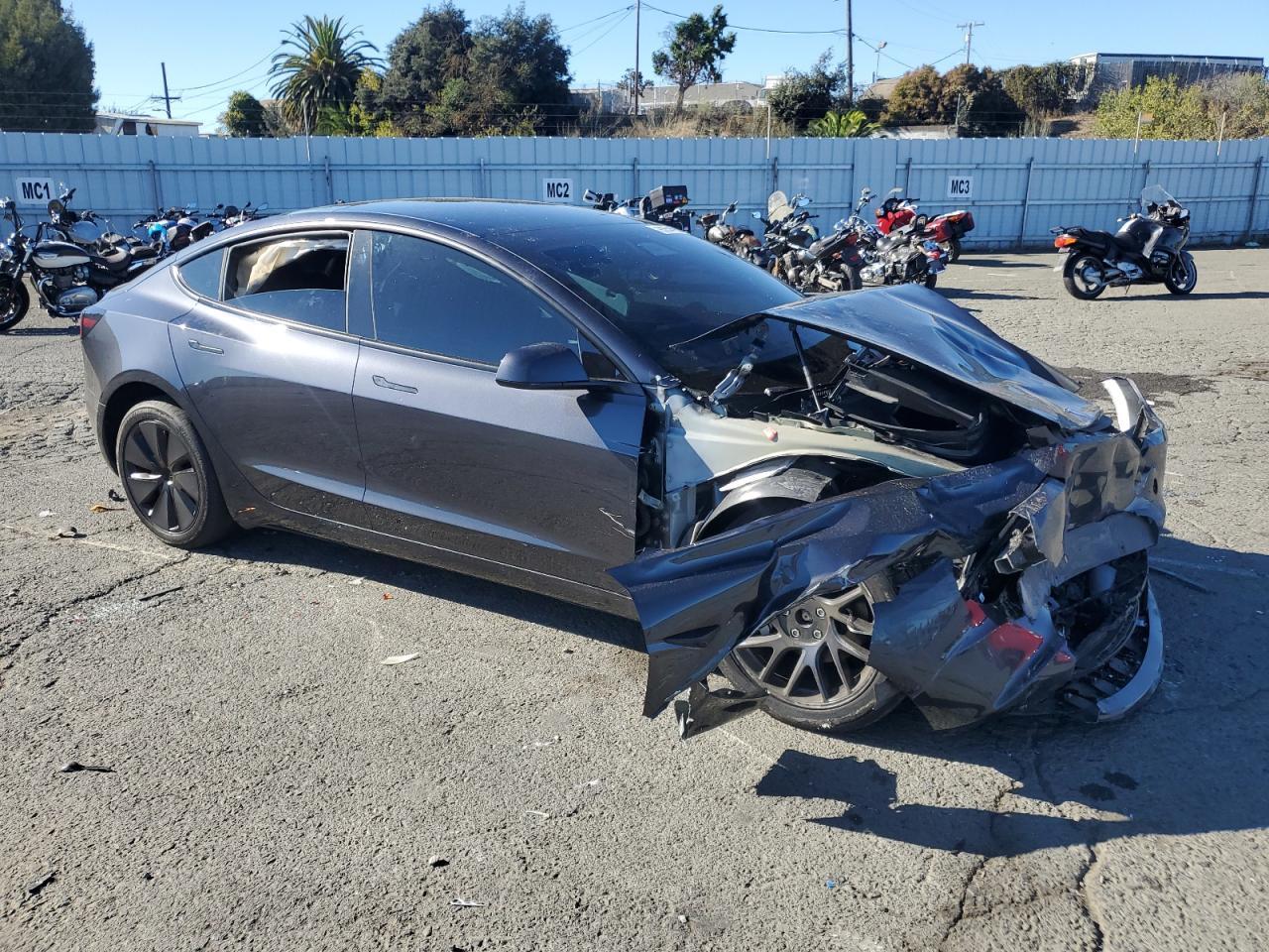 2025 Tesla Model 3 - zdjęcie 4