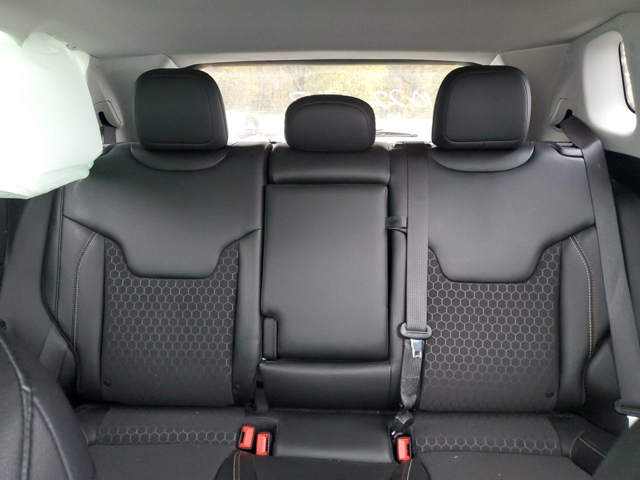 2021 Jeep Compass Latitude - zdjęcie 10