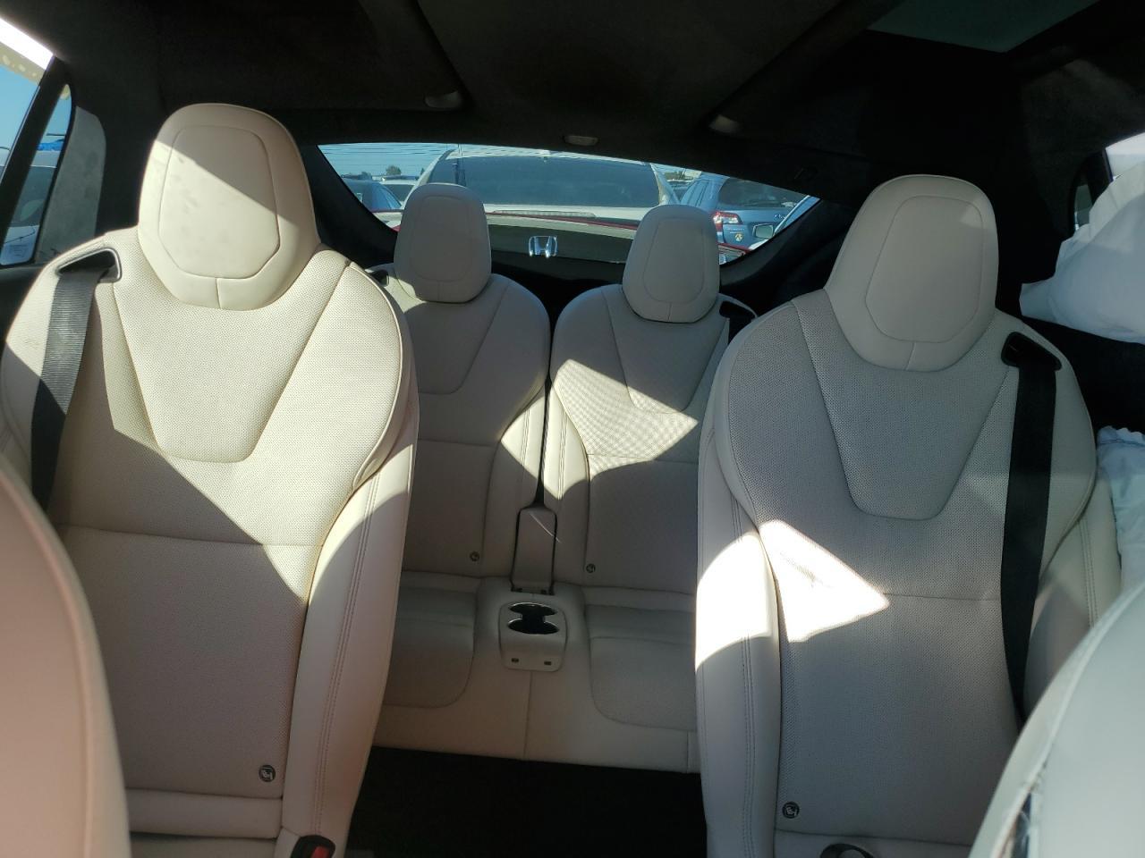 2024 Tesla Model X - zdjęcie 10