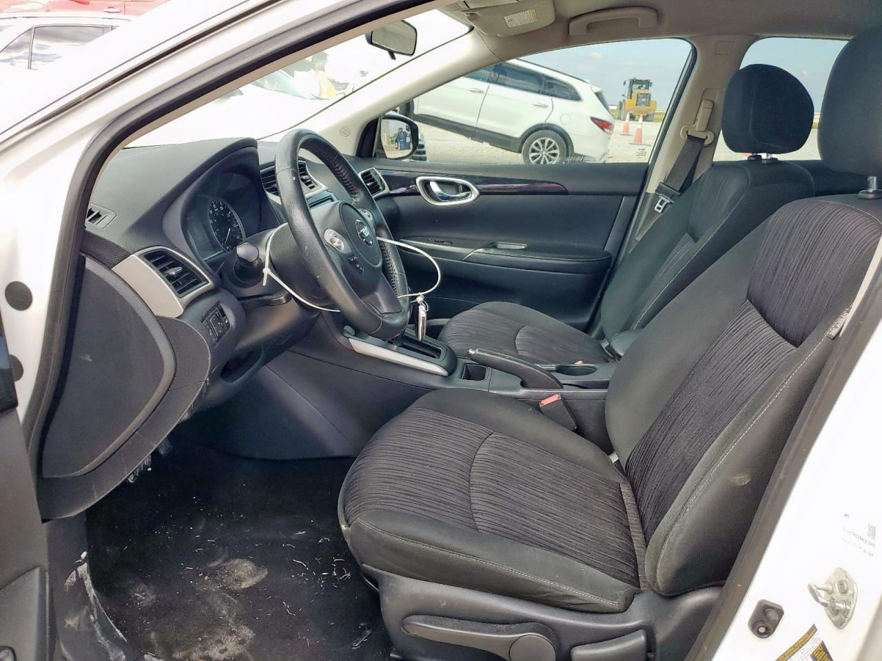 2019 Nissan Sentra S - zdjęcie 7