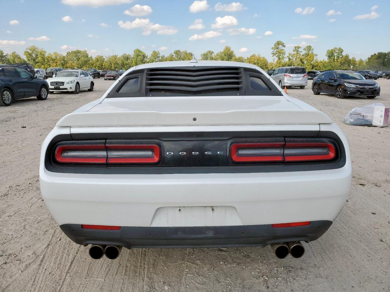 2016 Dodge Challenger R/T - zdjęcie 6