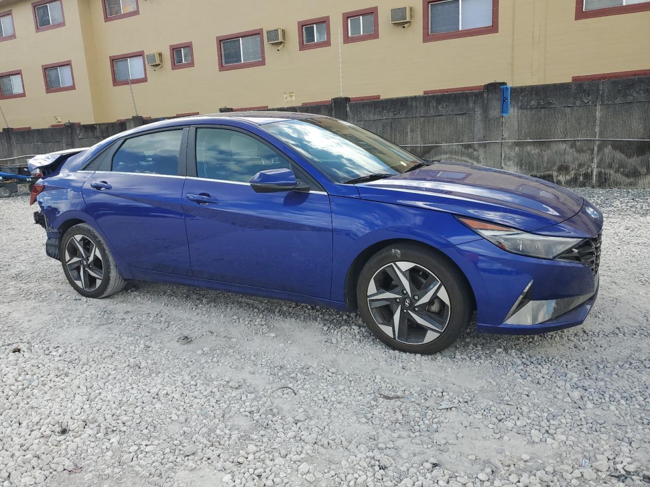 2022 Hyundai Elantra Limited - zdjęcie 4