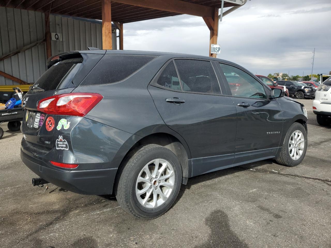 2020 Chevrolet Equinox Ls - zdjęcie 3