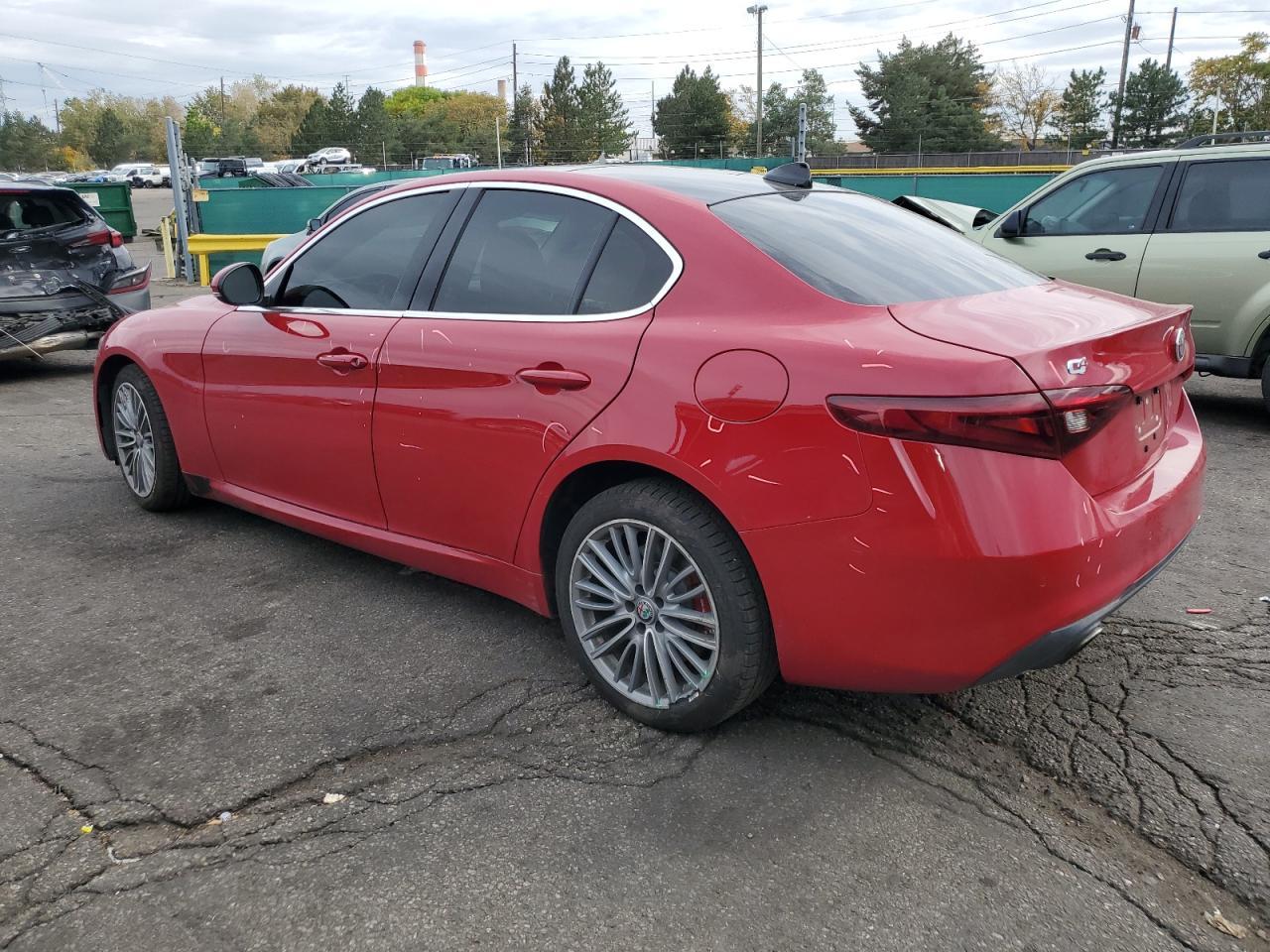2019 Alfa Romeo Giulia Ti - zdjęcie 2