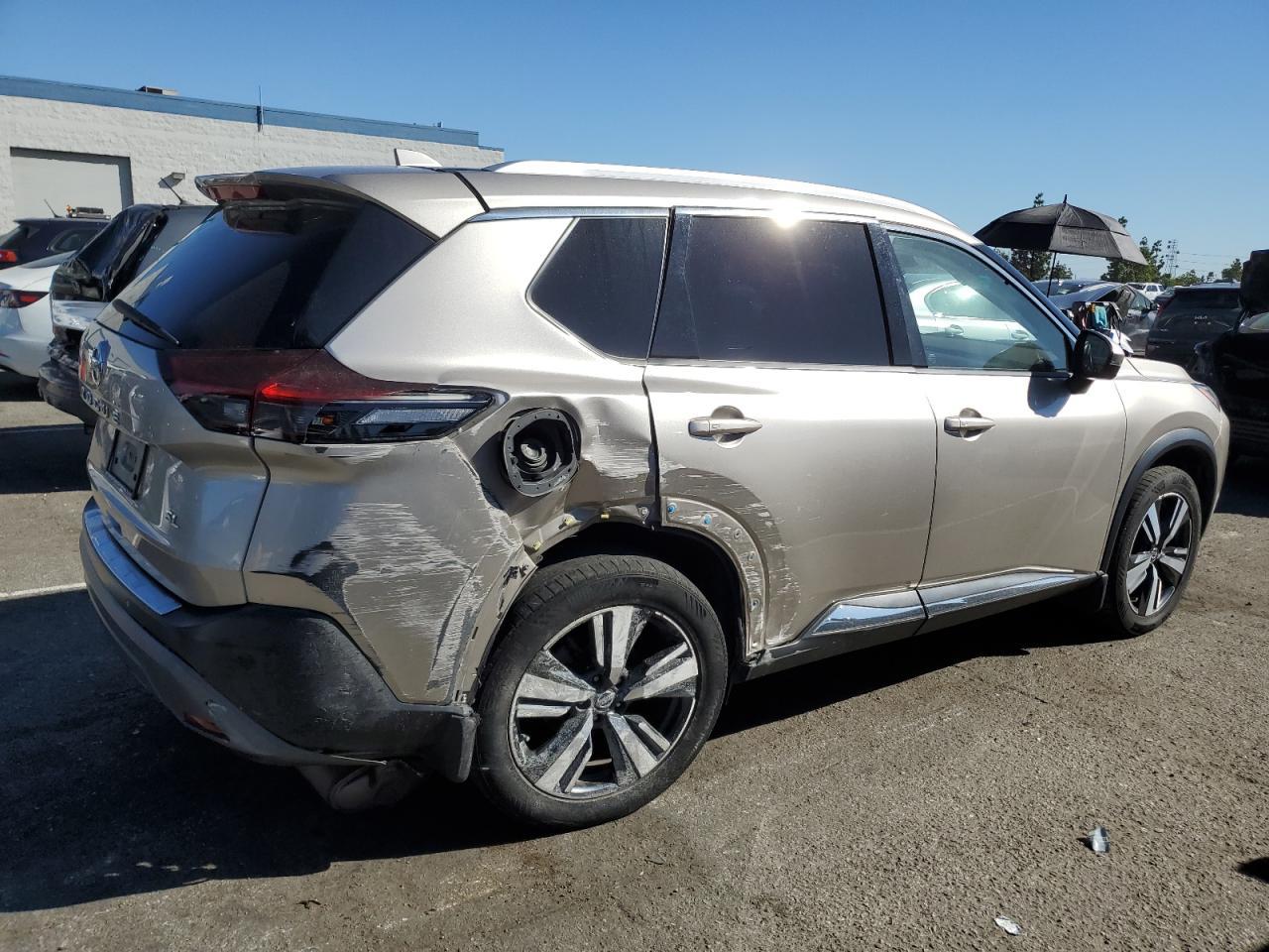 2021 Nissan Rogue - zdjęcie 3