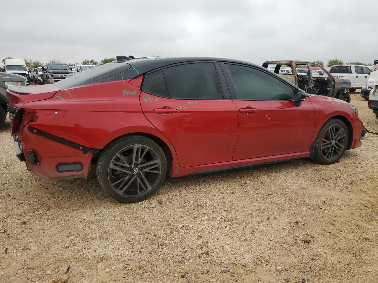 2025 Toyota Camry - zdjęcie 3