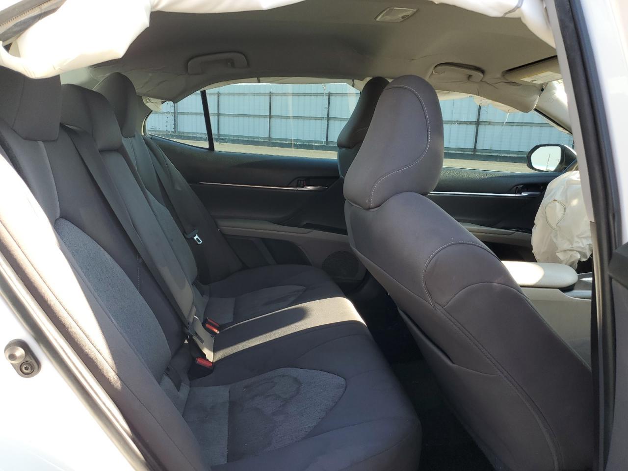 2021 Toyota Camry - zdjęcie 10