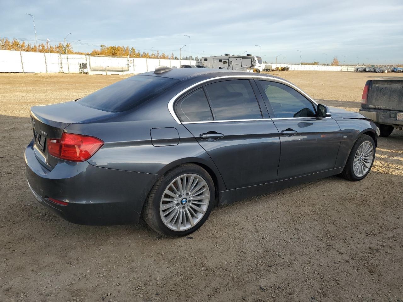 2013 BMW 328 Xi - zdjęcie 3