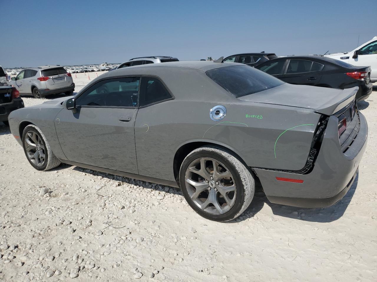 2017 Dodge Challenger - zdjęcie 2