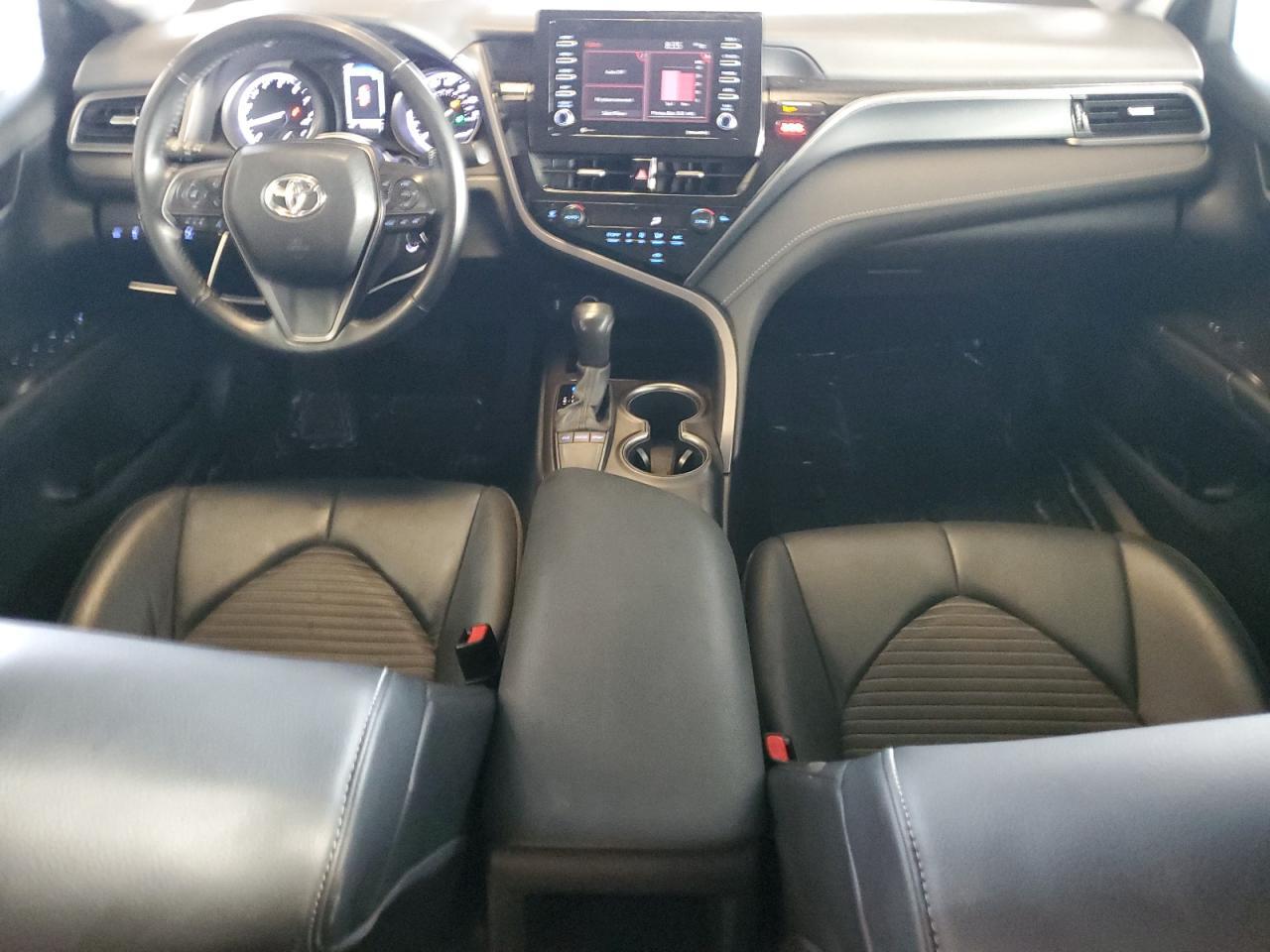 2022 Toyota Camry - zdjęcie 8