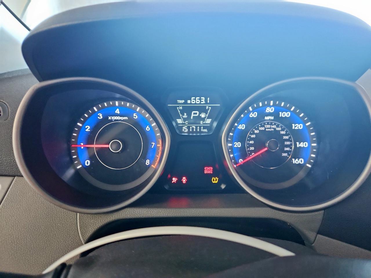 2015 Hyundai Elantra - zdjęcie 9
