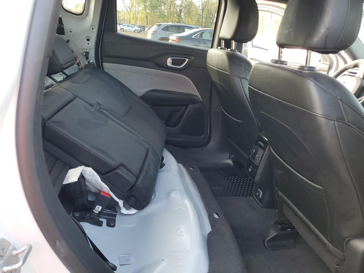 2024 Jeep Compass Latitude - zdjęcie 10