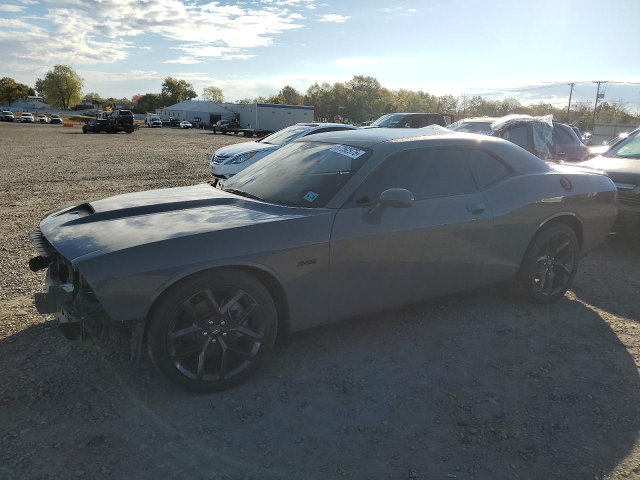 2023 Dodge Challenger R/T - zdjęcie główne