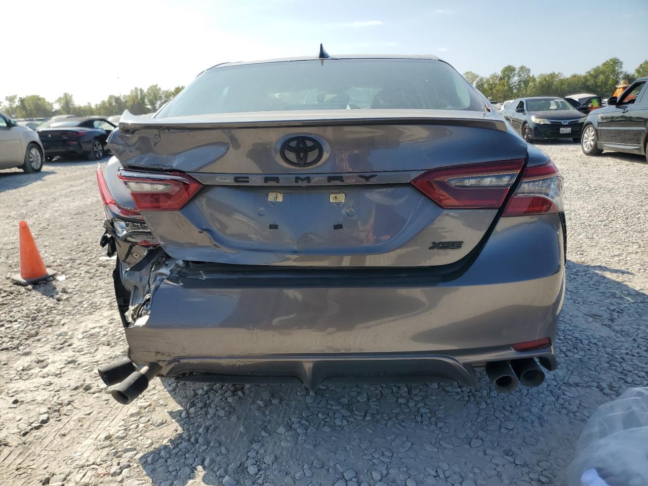 2024 Toyota Camry - zdjęcie 6