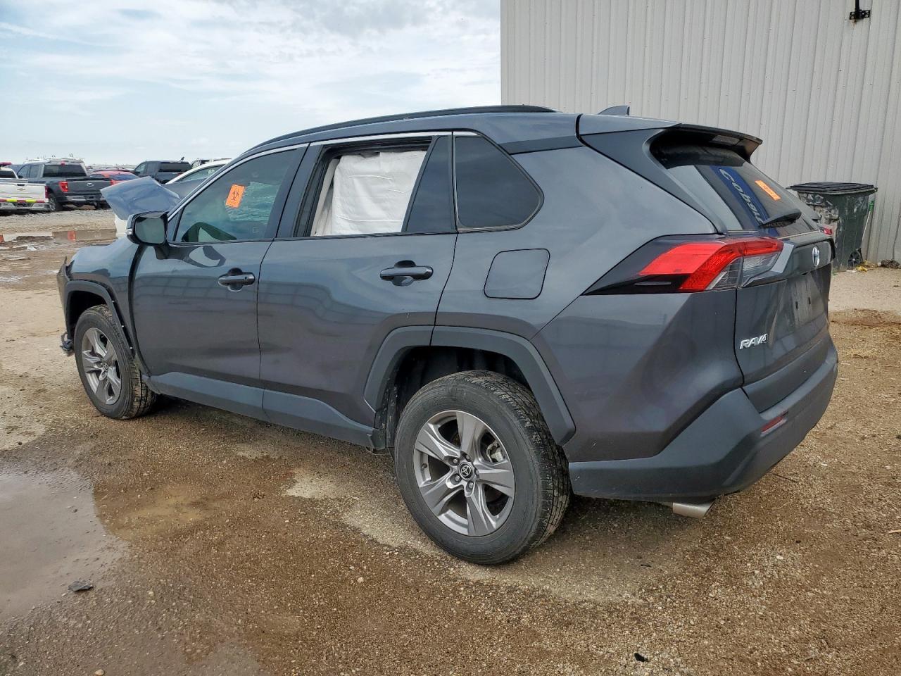 2023 Toyota Rav4 Xle - zdjęcie 2