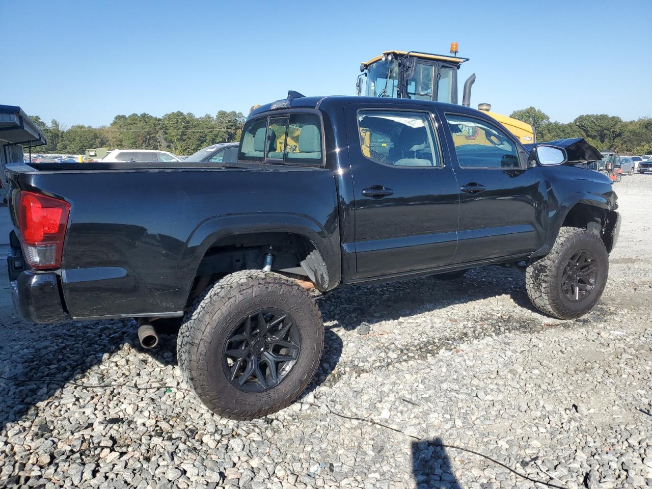 2018 Toyota Tacoma - zdjęcie 3