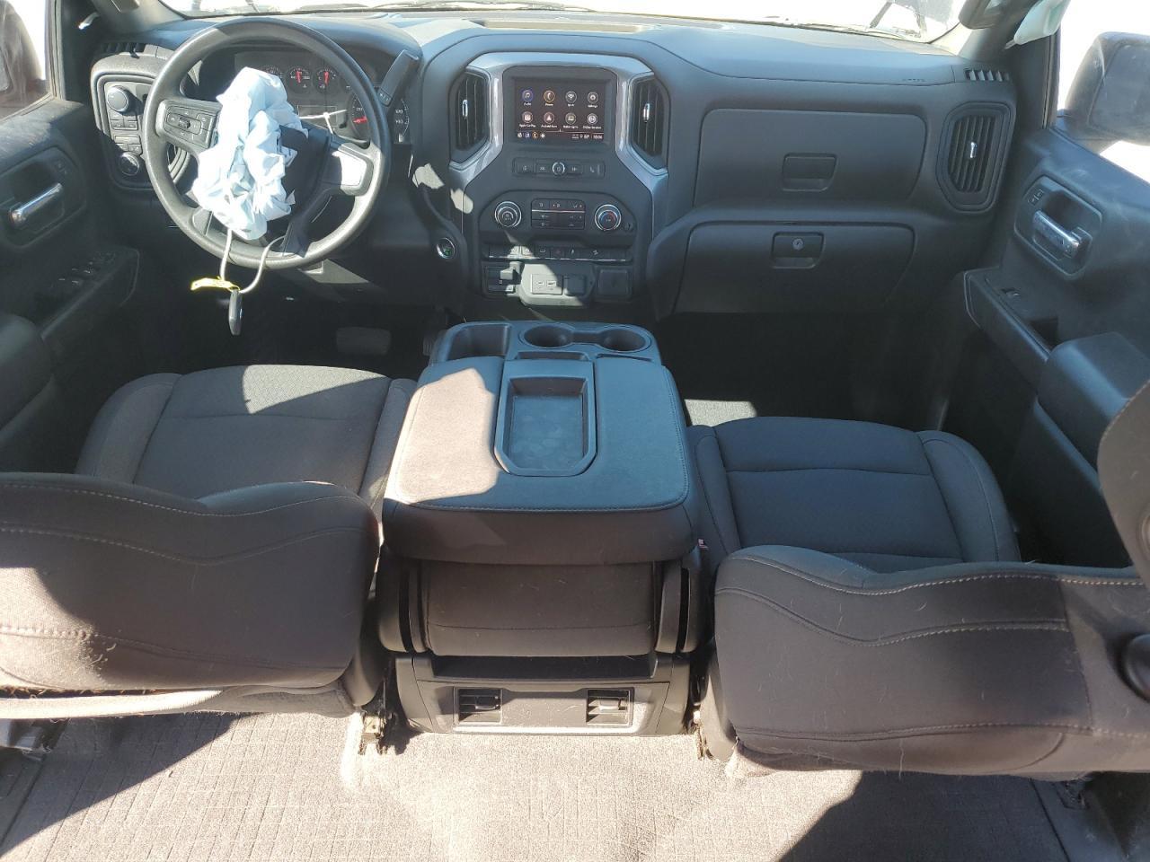 2023 Chevrolet Silverado - zdjęcie 8