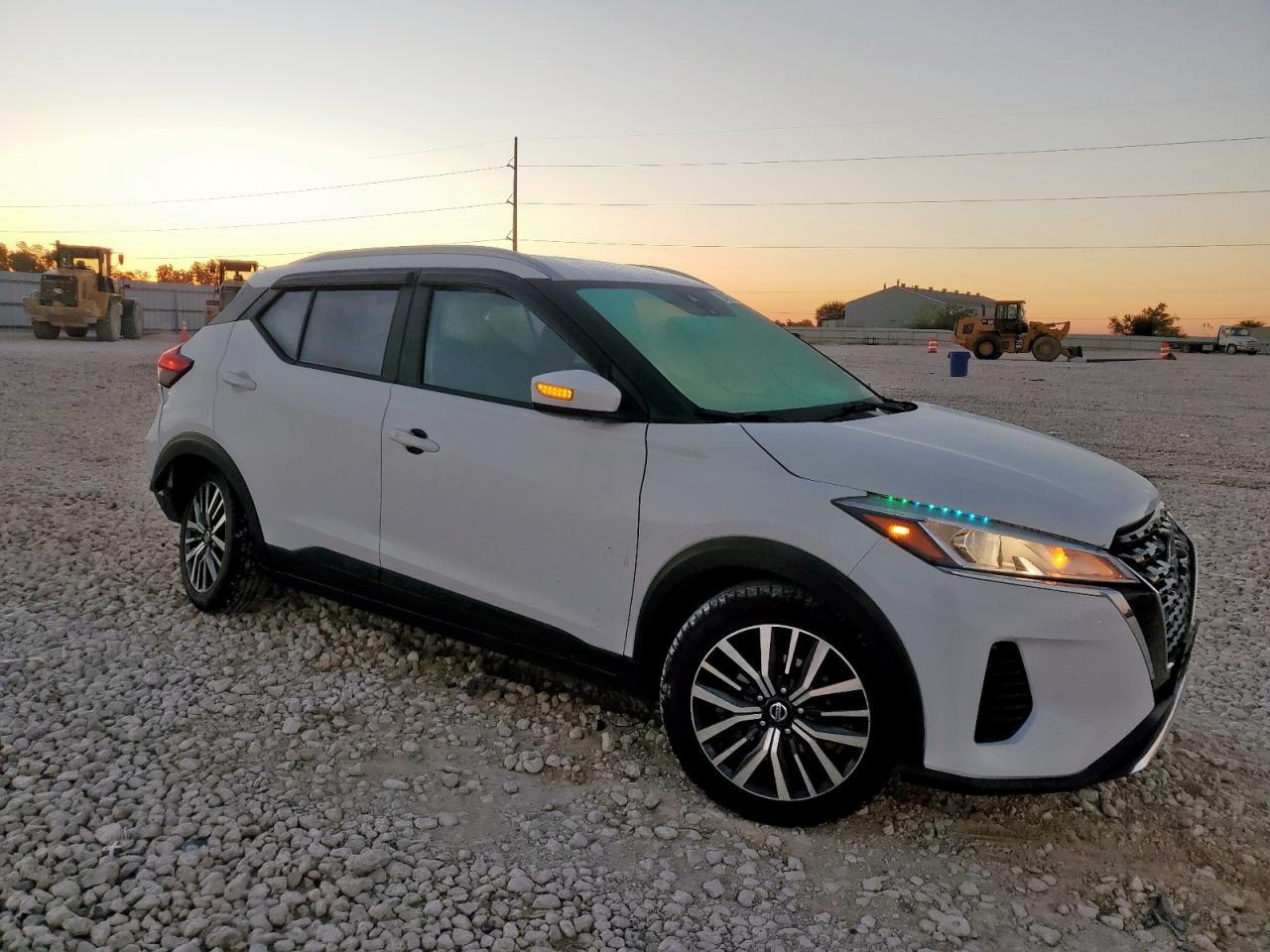 2021 Nissan Kicks Sv - zdjęcie 4