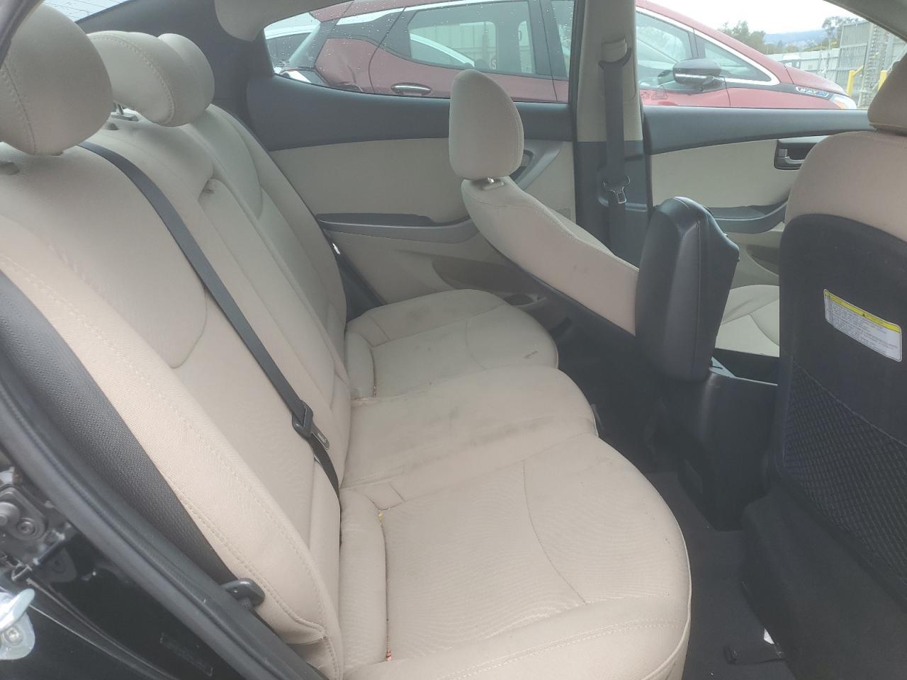 2016 Hyundai Elantra - zdjęcie 10