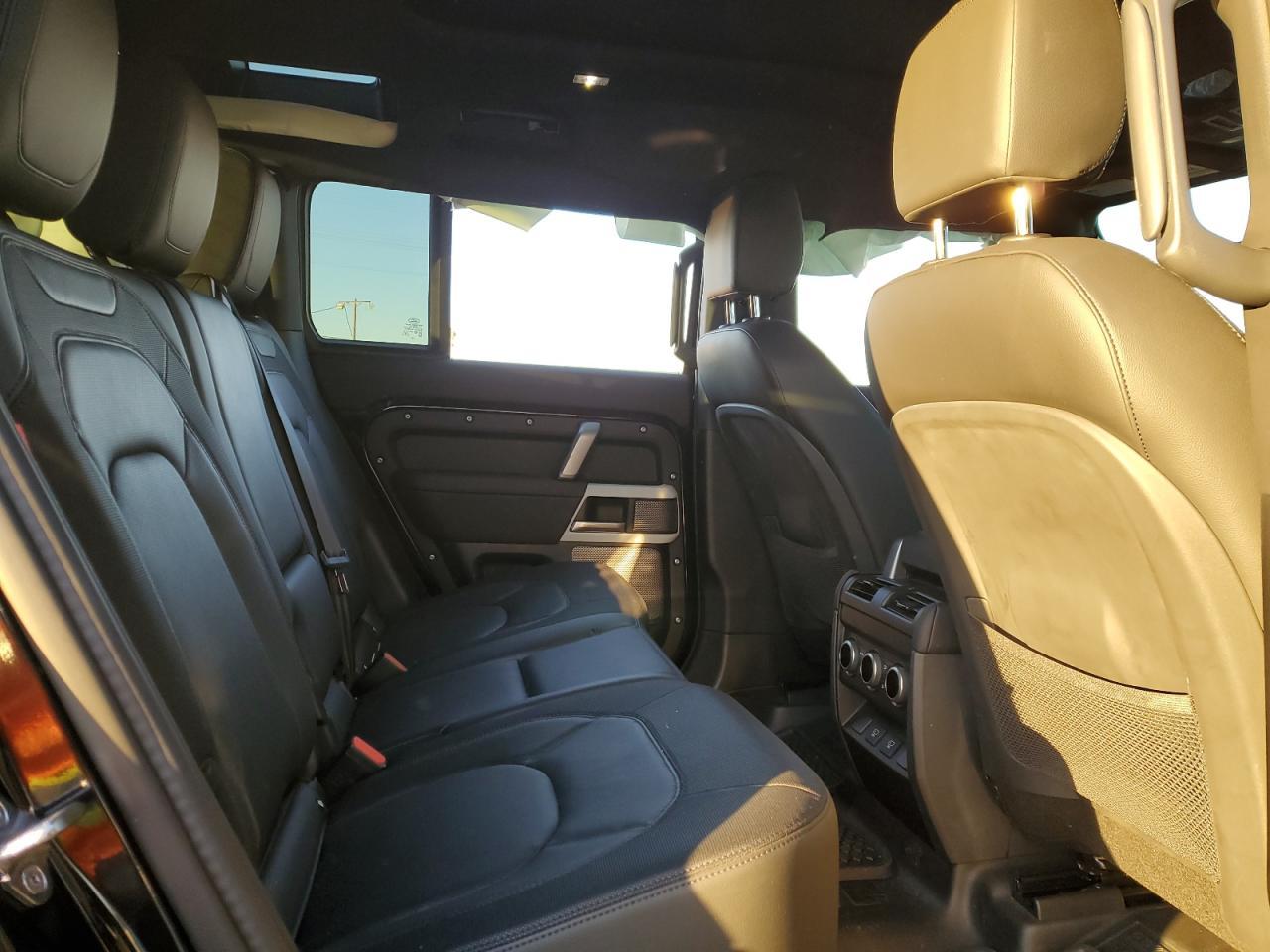 2024 Land Rover Defender - zdjęcie 11