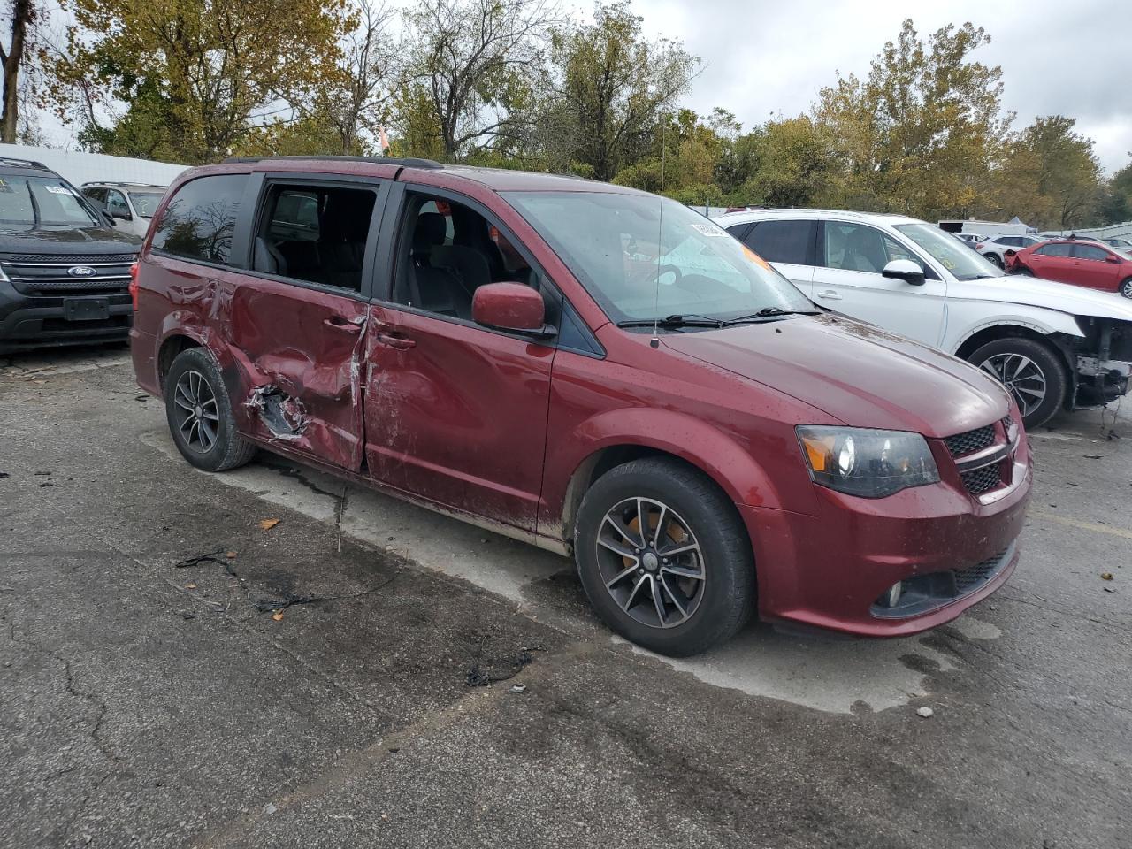 2019 Dodge Grand Caravan Gt - zdjęcie 4