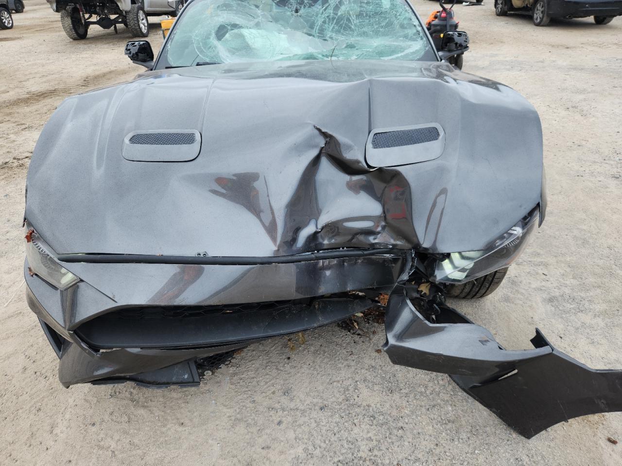 2019 Ford Mustang - zdjęcie 11