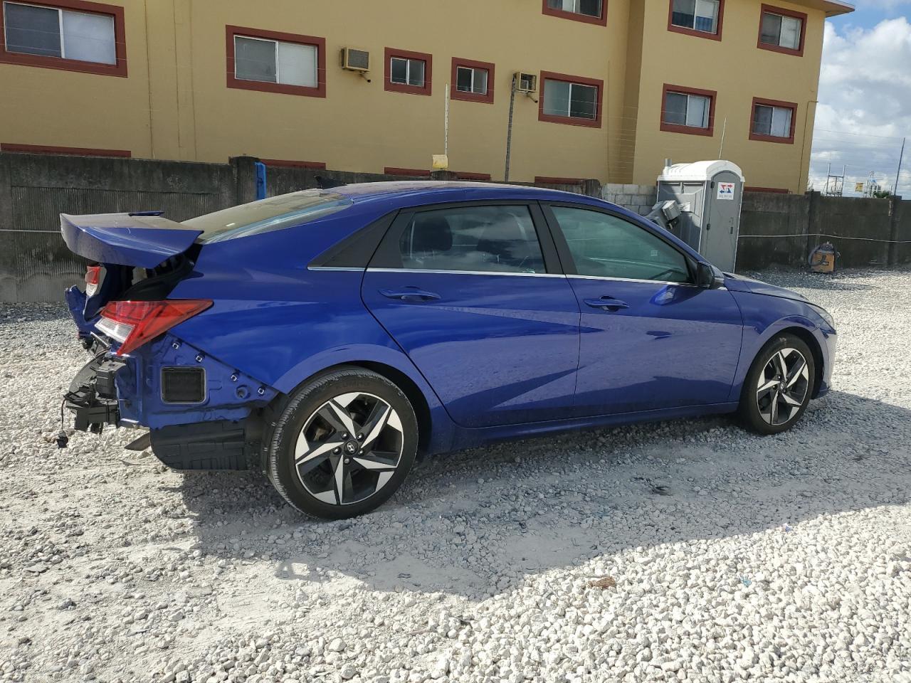 2022 Hyundai Elantra Limited - zdjęcie 3