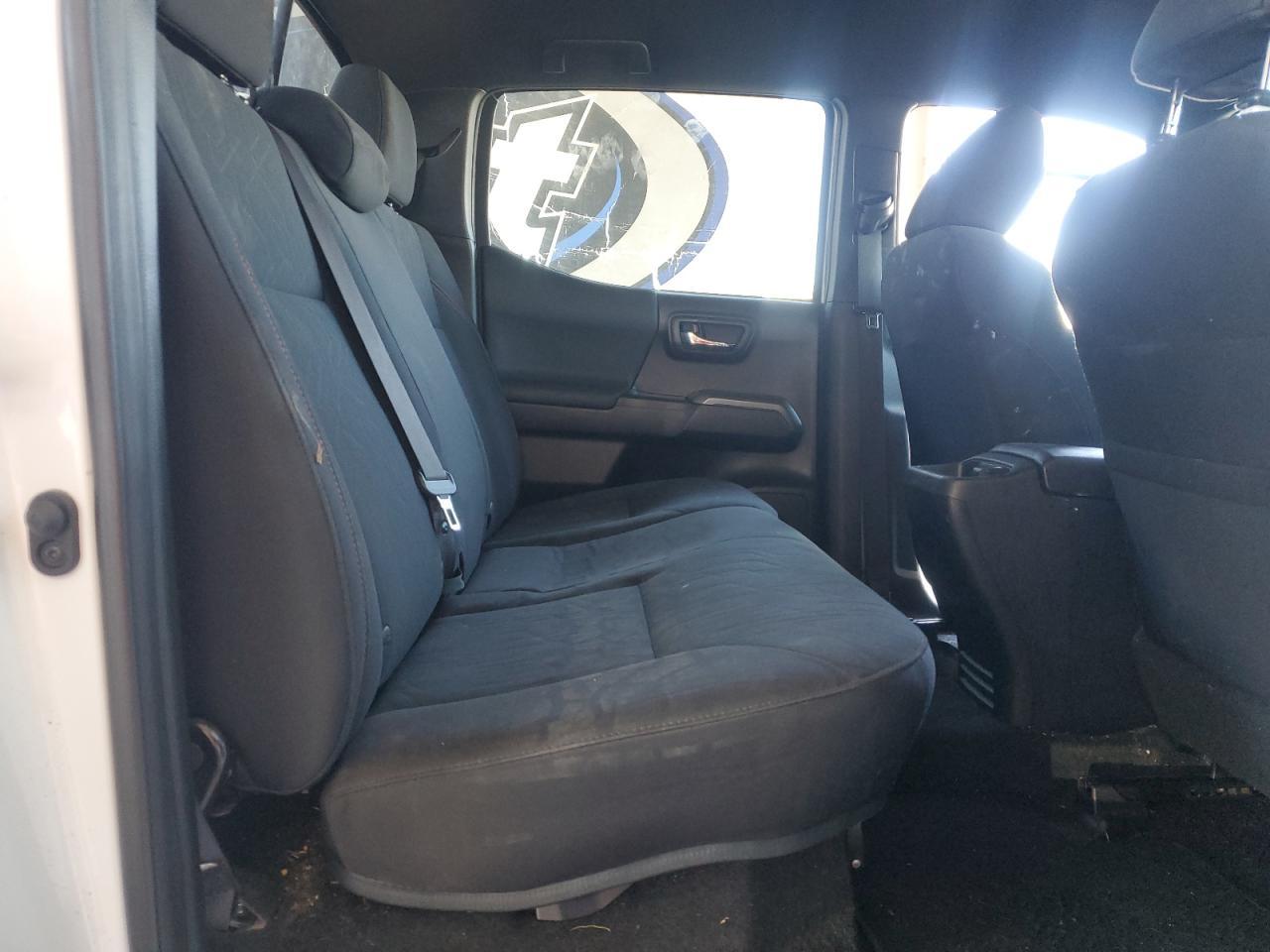 2019 Toyota Tacoma - zdjęcie 10