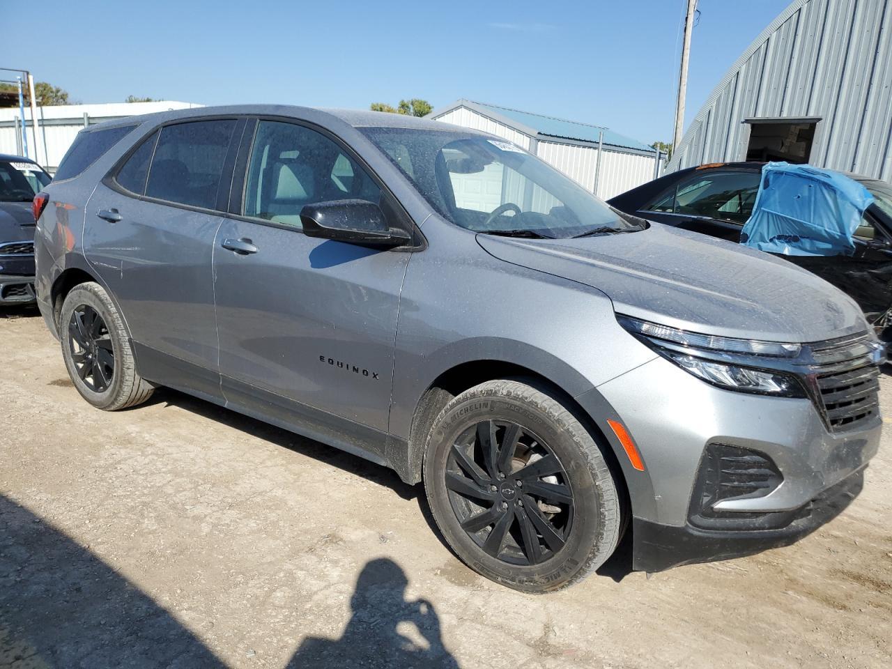 2023 Chevrolet Equinox Ls - zdjęcie 4
