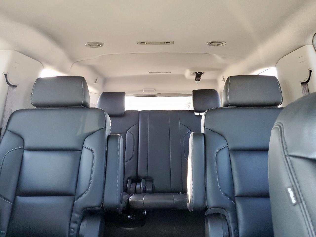 2017 Chevrolet Suburban - zdjęcie 10