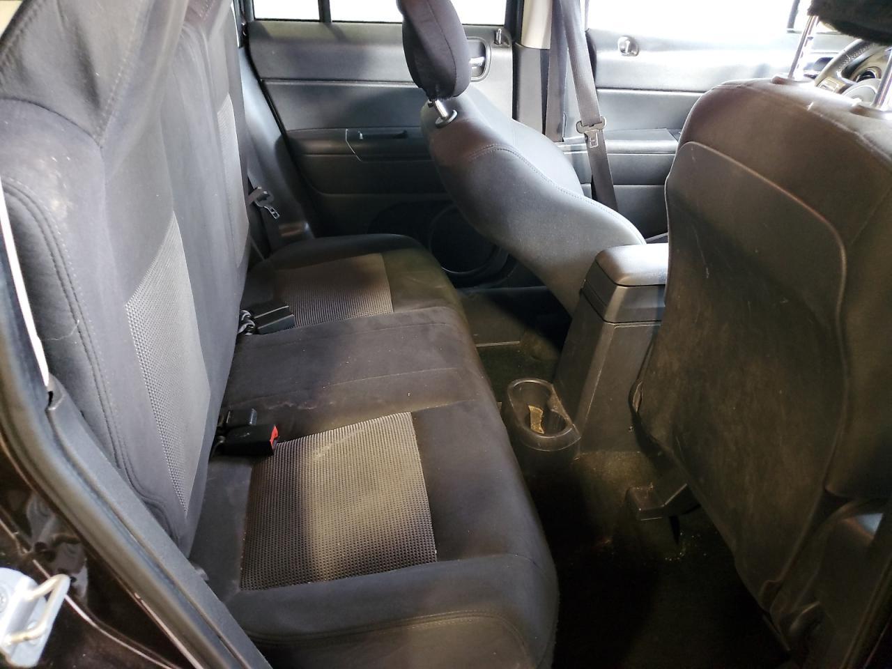 2014 Jeep Liberty (Patriot) - zdjęcie 11