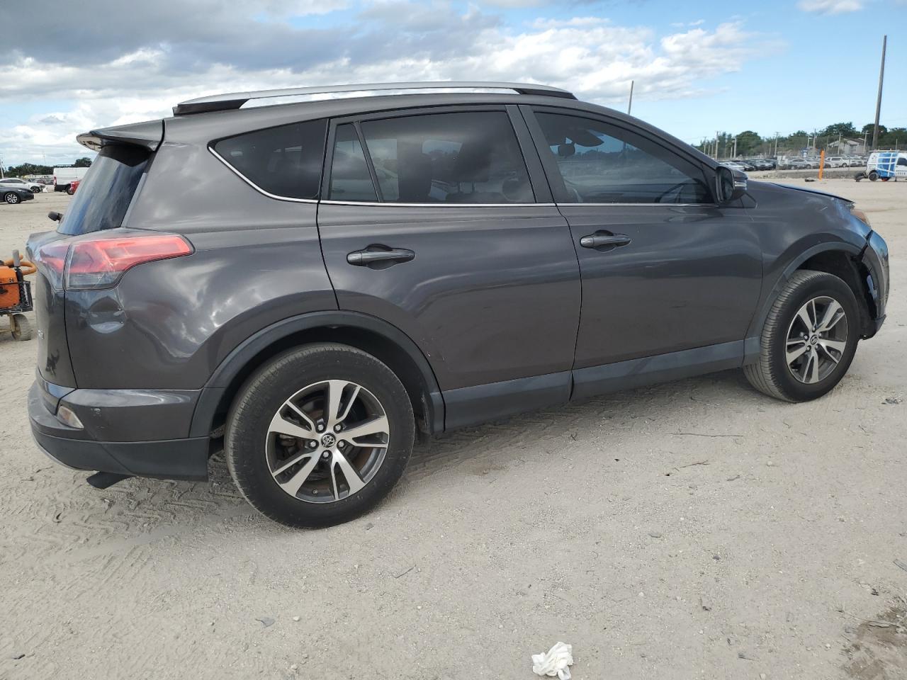 2018 Toyota RAV 4 - zdjęcie 3