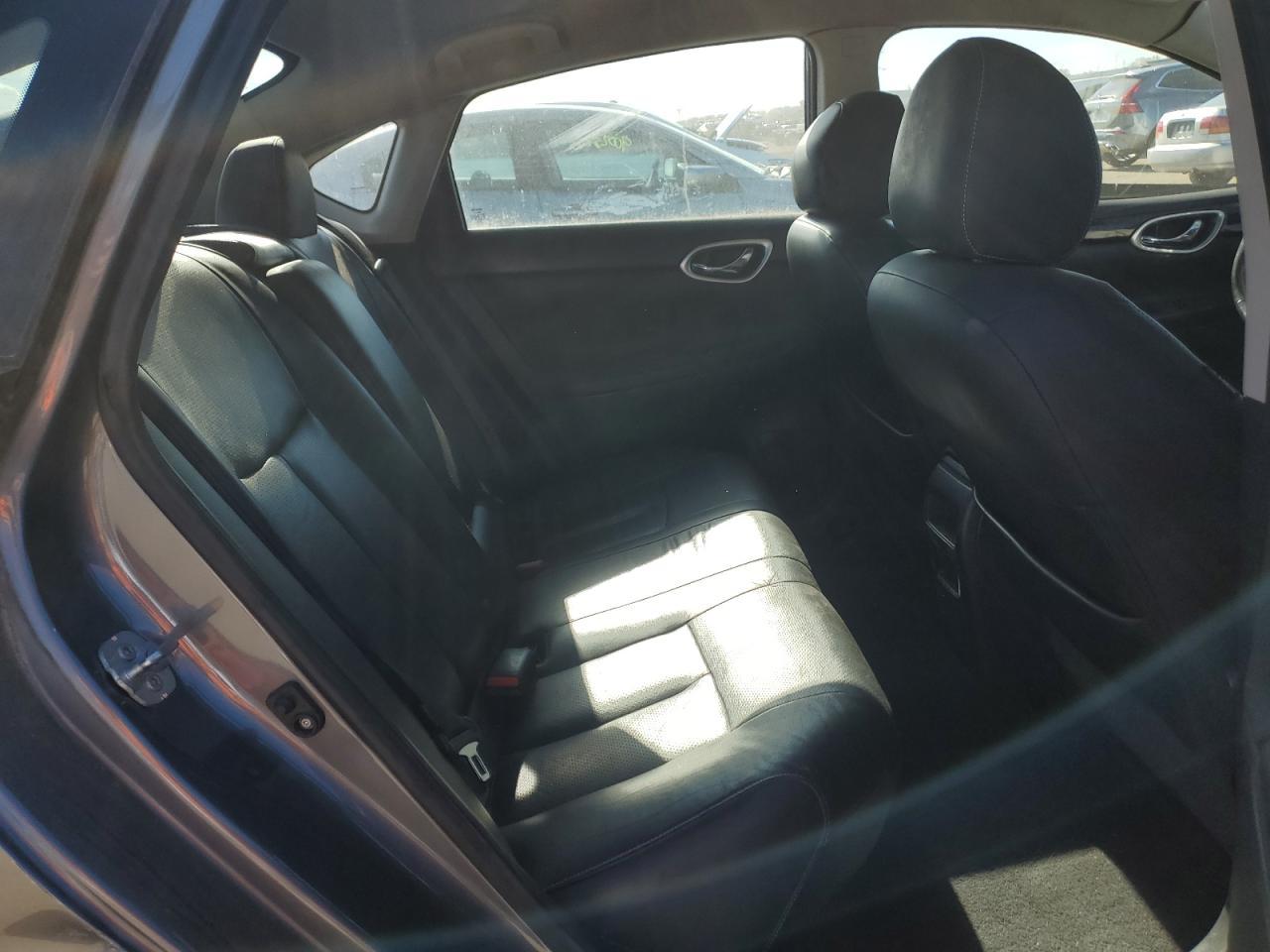 2015 Nissan Sentra S - zdjęcie 10